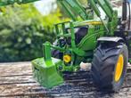 John Deere 6125 R met voorlader, Hobby en Vrije tijd, Modelauto's | 1:32, Wiking, Tractor of Landbouw, Ophalen of Verzenden, Zo goed als nieuw