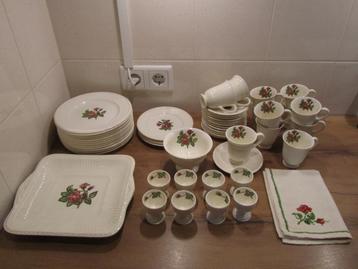 Wedgwood Moss Rose serviesdelen beschikbaar voor biedingen