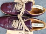 Paarse schoenen van het Italiaanse merk Santoni, Kleding | Dames, Ophalen of Verzenden, Zo goed als nieuw, Rood