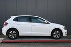 Volkswagen Polo 1.0 TSI Comfortline navigatie carplay, Auto's, Voorwielaandrijving, Gebruikt, 580 kg, Wit