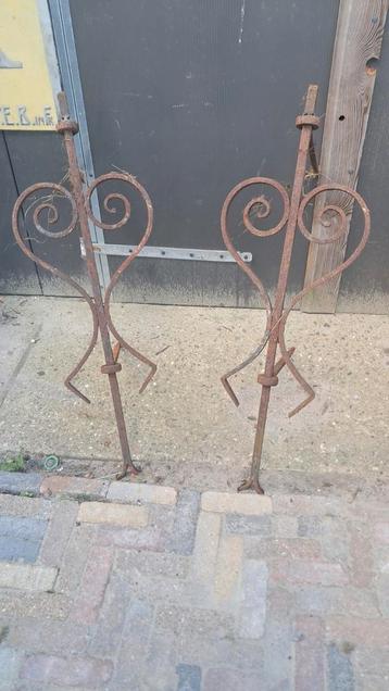 antieke muurankers beschikbaar voor biedingen