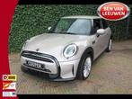MINI Cooper 1.5 Classic F56 LCI2 automaat met LED, Apple Car, 12 maanden, 136 pk, Gebruikt, Zwart