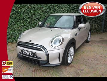 MINI Cooper 1.5 Classic F56 LCI2 automaat met LED, Apple Car beschikbaar voor biedingen