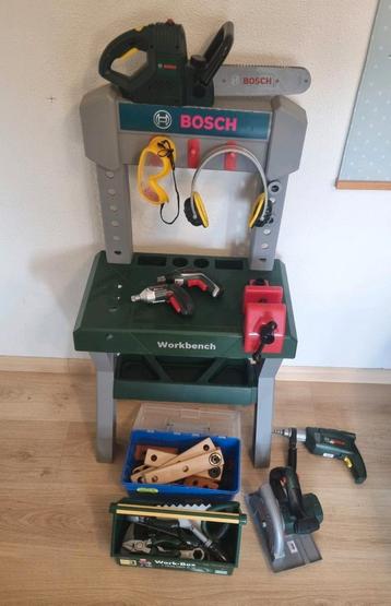 Bosch  werkbank + elektrisch gereedschap / toebehoren  beschikbaar voor biedingen