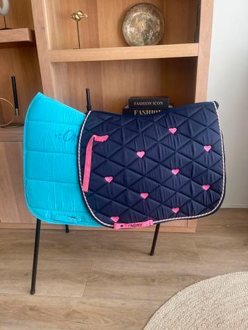 2 dekjes te koop helemaal nieuw maat full beschikbaar voor biedingen