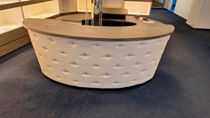 Luxe toonbank in wit skyleer met Swarovski kristallen – 2 de, Zakelijke goederen, Kantoor en Winkelinrichting | Winkel en Inventaris