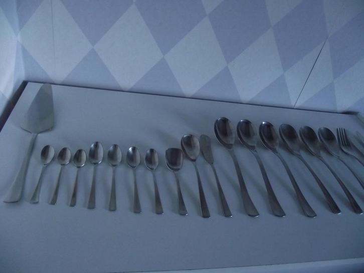 19 stuks Sola Constance bestek gemaakt vanaf 1960 ook p stuk, Antiek en Kunst, Antiek | Bestek, Ophalen of Verzenden