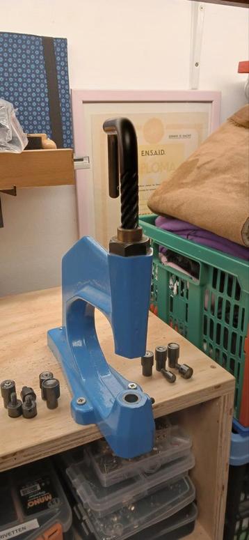 Spindel 4  voor holnieten of drukkers beschikbaar voor biedingen