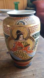 Mooie Chinese vaas handgeschilderde met bladgoud, Antiek en Kunst, Antiek | Vazen, Ophalen of Verzenden