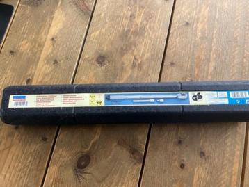 Grote momentsleutel, een 12 delig router bits set etc. beschikbaar voor biedingen