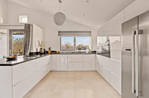 Complete moderne keuken, 8jr oud, incl. Siemens apparatuur, Huis en Inrichting, Keuken | Complete keukens, Gebruikt, U-keuken