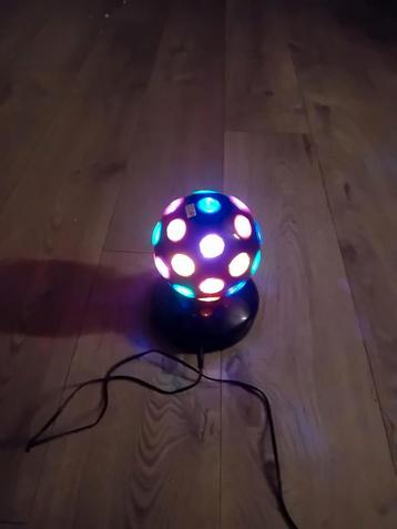 Mooi disco bal met licht! beschikbaar voor biedingen