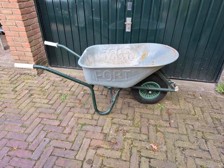 Te huur kruiwagens/steenkruiwagens €7,50 per dag., Tuin en Terras, Kruiwagens, Gebruikt, Ophalen