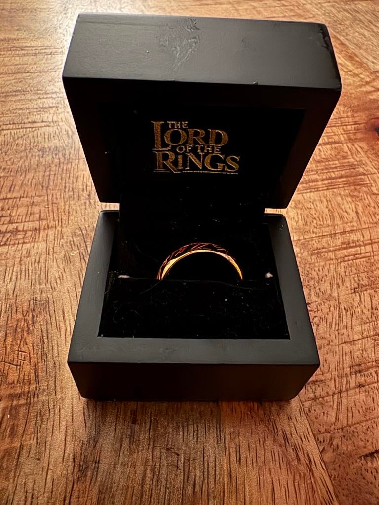 The lord of the rings Ring met Juwelendoosje, Sieraden, Tassen en Uiterlijk, Ringen, Ophalen, Overige materialen, 19 tot 20, Zo goed als nieuw