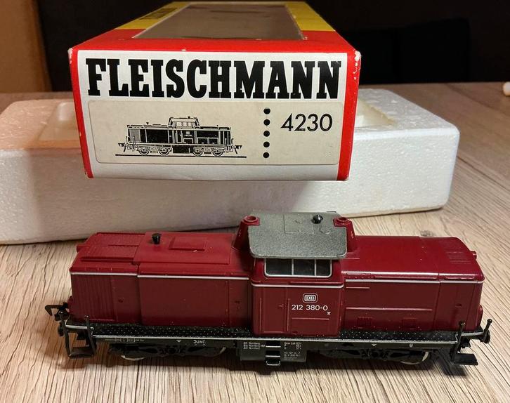 Fleischmann 4230, Hobby en Vrije tijd, Modeltreinen | H0, Gebruikt, Locomotief, Gelijkstroom, Fleischmann, Analoog, Ophalen of Verzenden