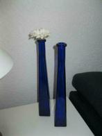 2 blauwe vazen nieuw hoogte 32 cm, Huis en Inrichting, Woonaccessoires | Vazen, Blauw, Nieuw, Ophalen of Verzenden, Glas