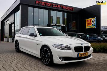 BMW 5-serie Touring 520d High Executive, Pano, Xenon, Topsta beschikbaar voor biedingen