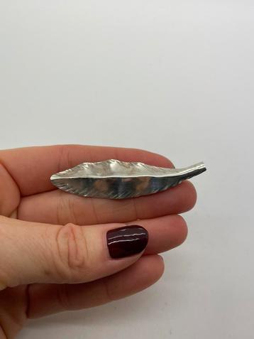 A240 Prachtige zilveren broche leaf botanic beschikbaar voor biedingen