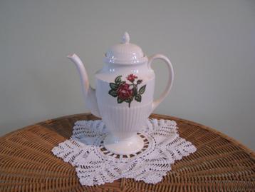 Wedgwood * Moss Rose * koffiepot + deksel = 21 cm hoog beschikbaar voor biedingen