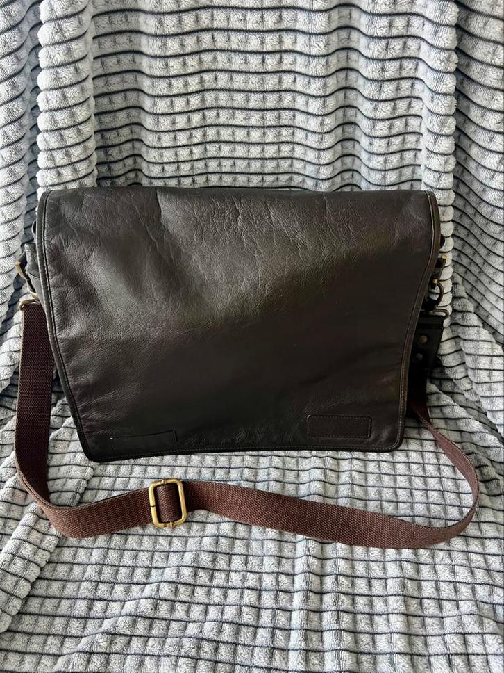 Mooie donkerbruin leren grote schoudertas, Sieraden, Tassen en Uiterlijk, Tassen | Schoudertassen, Zo goed als nieuw, Overige merken