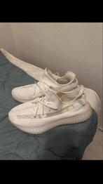 Yeezy Boost 350 V2 Cream White - Maat 43 1/3, Ophalen of Verzenden, Zo goed als nieuw, Wit, Sneakers of Gympen