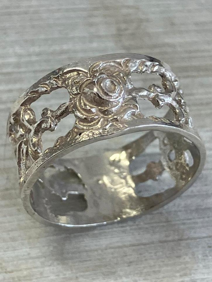 Zilveren roos ring, Sieraden, Tassen en Uiterlijk, Ringen, Zo goed als nieuw, Dame, 19 tot 20, Zilver, Ophalen of Verzenden