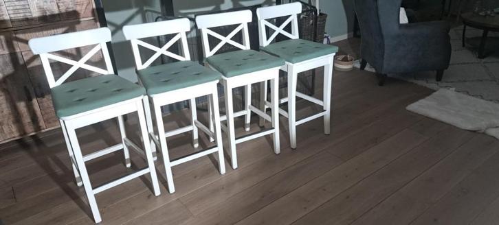 Te koop: 4 Barkrukken (inclusief afneembare zitkussens), Huis en Inrichting, Barkrukken, Gebruikt, 90 cm of meer, Hout, 4 krukken