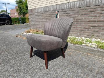 Grijs velour fauteuil beschikbaar voor biedingen