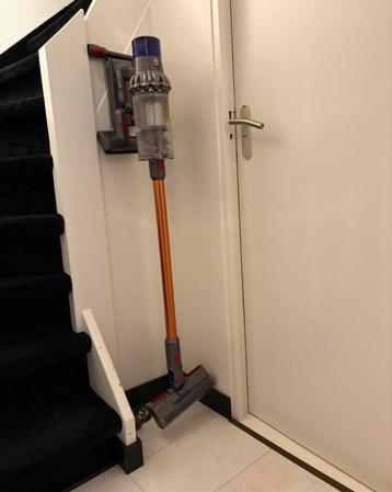 Dyson V10 Absolute Oranje beschikbaar voor biedingen