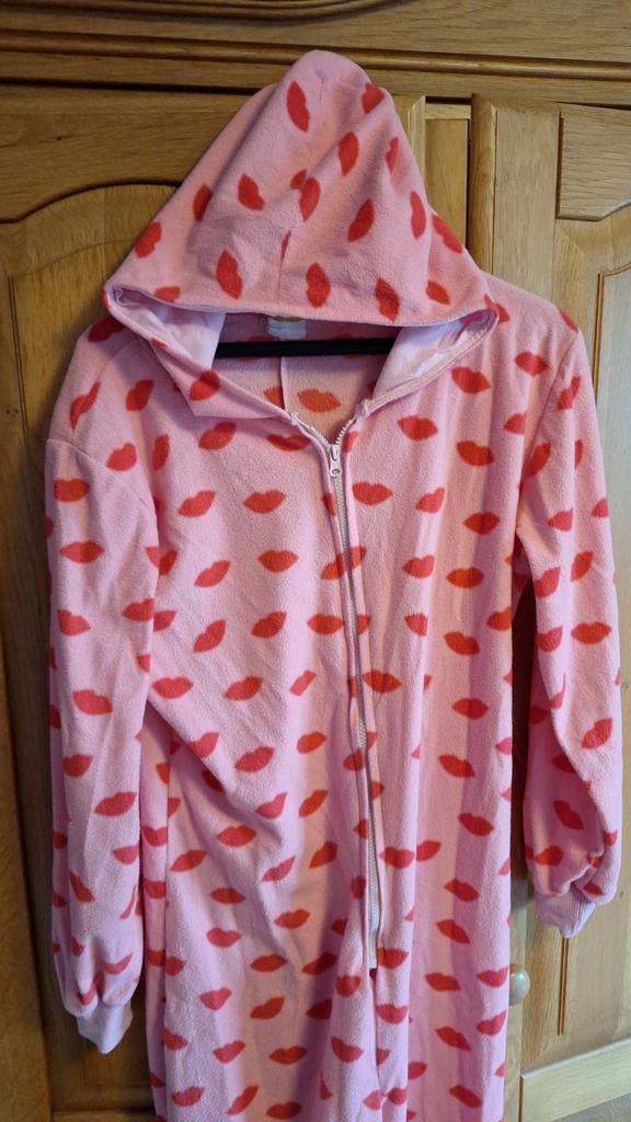Onesie met mondjes erop mt m, Ophalen of Verzenden, Zo goed als nieuw, Grijs
