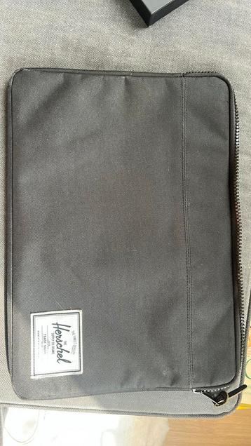 Herschel laptop hoes (15-17 inch) zgan beschikbaar voor biedingen