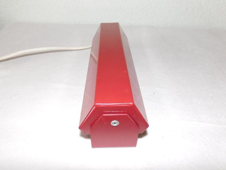 Vintage bedlampje in bordeaux rood, 5-kantig, apart model, Huis en Inrichting, Lampen | Wandlampen, Gebruikt, Metaal, Ophalen of Verzenden