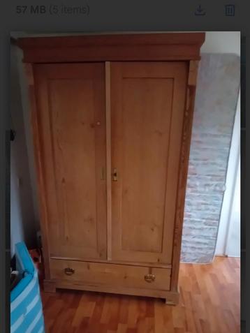 "Prachtige massief houten kast – tijdloos, stevig en veel op beschikbaar voor biedingen