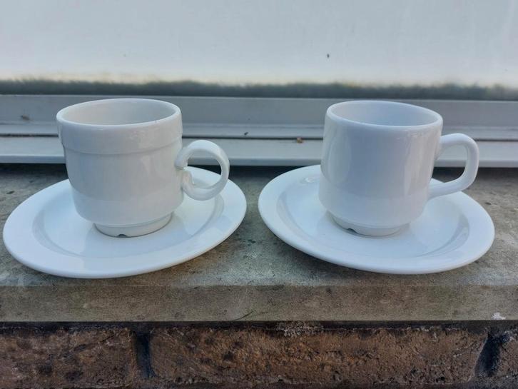 100 kop en schotels mosa en intermezzo, Huis en Inrichting, Keuken | Servies, Kop(pen) en/of Schotel(s), Overige stijlen, Porselein