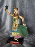 Beeld Indonesië Legong Bali 23 cm traditionele klederdracht, Antiek en Kunst, Kunst | Niet-Westerse kunst, Ophalen of Verzenden