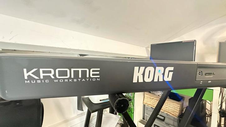 Korg Krome 61 Toetsen Workstation, Muziek en Instrumenten, Keyboards, Gebruikt, 61 toetsen, Korg, Aanslaggevoelig, Ophalen of Verzenden