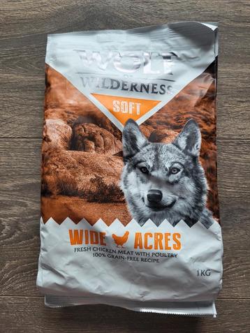 Honden voer (Wolf of Wilderness soft brokken) 1 kg zakken.  beschikbaar voor biedingen