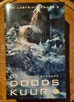 De Doodskuur - James Dashner (Labyrintrenner 3), Boeken, Fantasy, Ophalen of Verzenden, Zo goed als nieuw, James Dashner