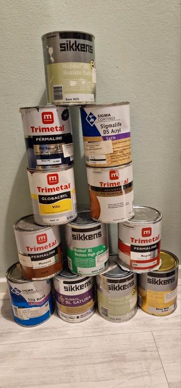 Verf voor houten oppervlakten. beschikbaar voor biedingen