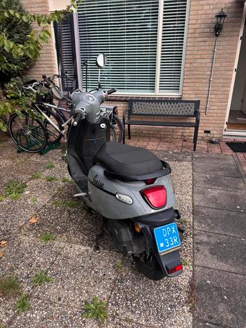 BTC Cruise Snorscooter 35km/u – Grijs – Met Windscherm beschikbaar voor biedingen