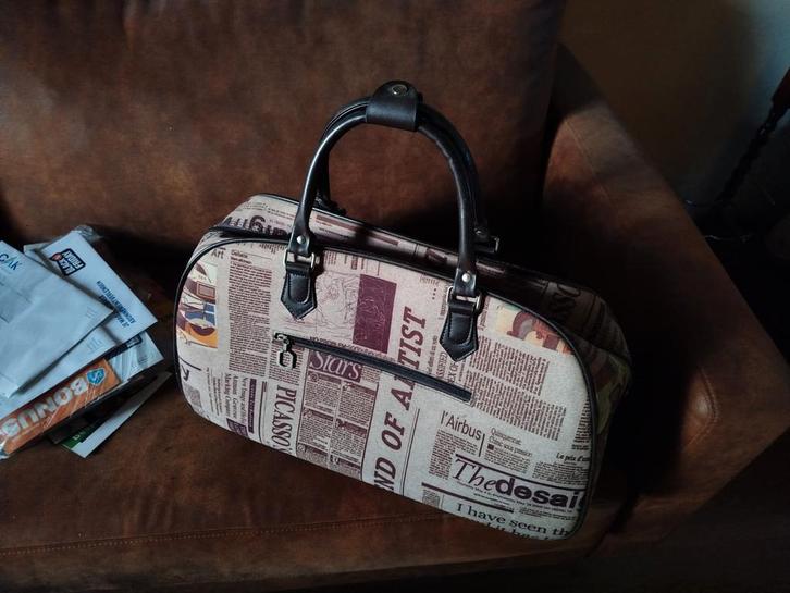 Leuke Reistas met Ritsvakken & Ritsslot, Sieraden, Tassen en Uiterlijk, Tassen | Reistassen en Weekendtassen, Zo goed als nieuw