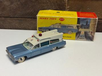 Dinky Toys 277 - Superior Criterion Ambulance - A6220 beschikbaar voor biedingen