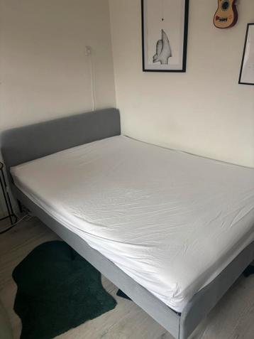 Grijze IKEA bedframe - incl. of excl. matras - afbeelding 3