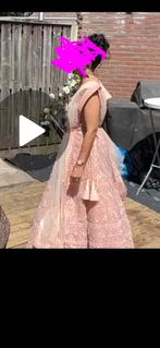 Zalmroze lehenga Maat M, Onbekend, Ophalen of Verzenden, Gedragen, Roze