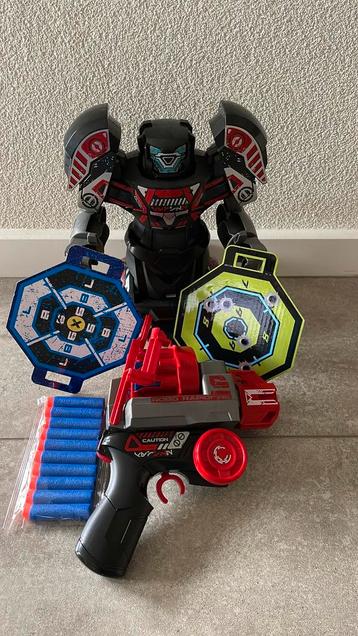 Silverlit Robo Rapidfire schietende robot beschikbaar voor biedingen
