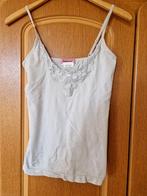 Lichtgrijs topje met kant van Basic Equipment maat M, Kleding | Dames, Maat 38/40 (M), Basic Equipment, Ophalen of Verzenden, Zonder mouw