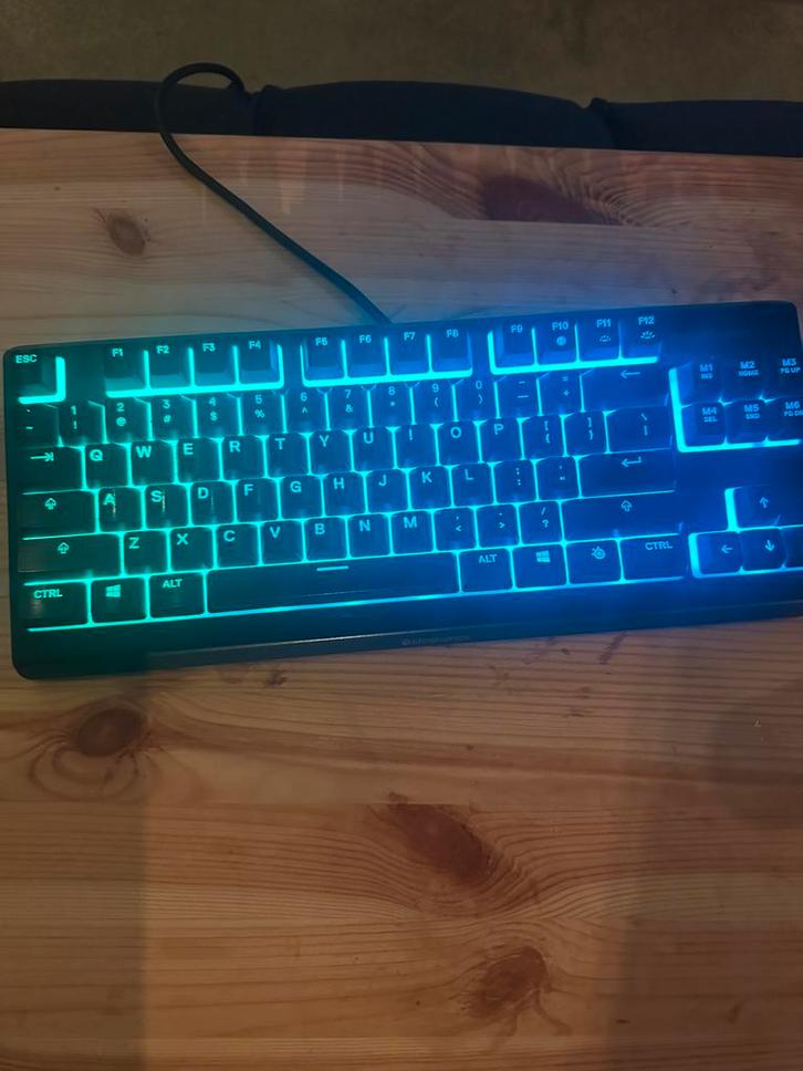 Steelseries APEX 3 TKL, Computers en Software, Toetsenborden, Qwerty, Ophalen