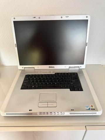 Dell Inspiron 9400 laptop incl. tas en toebehoren beschikbaar voor biedingen