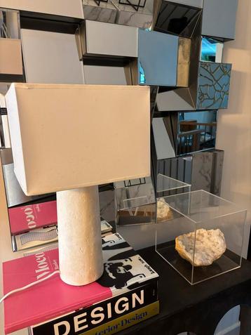 Witte vierkante lampenkap (34,5 x 34,5 cm bij 18 cm hoog) beschikbaar voor biedingen