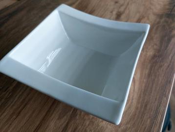 Vierkante soepkommen + broodbordjes beschikbaar voor biedingen